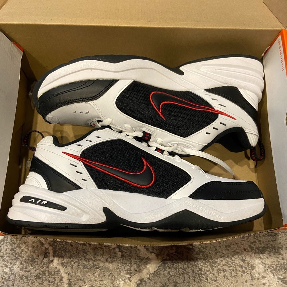 Nike Air Monarch IV